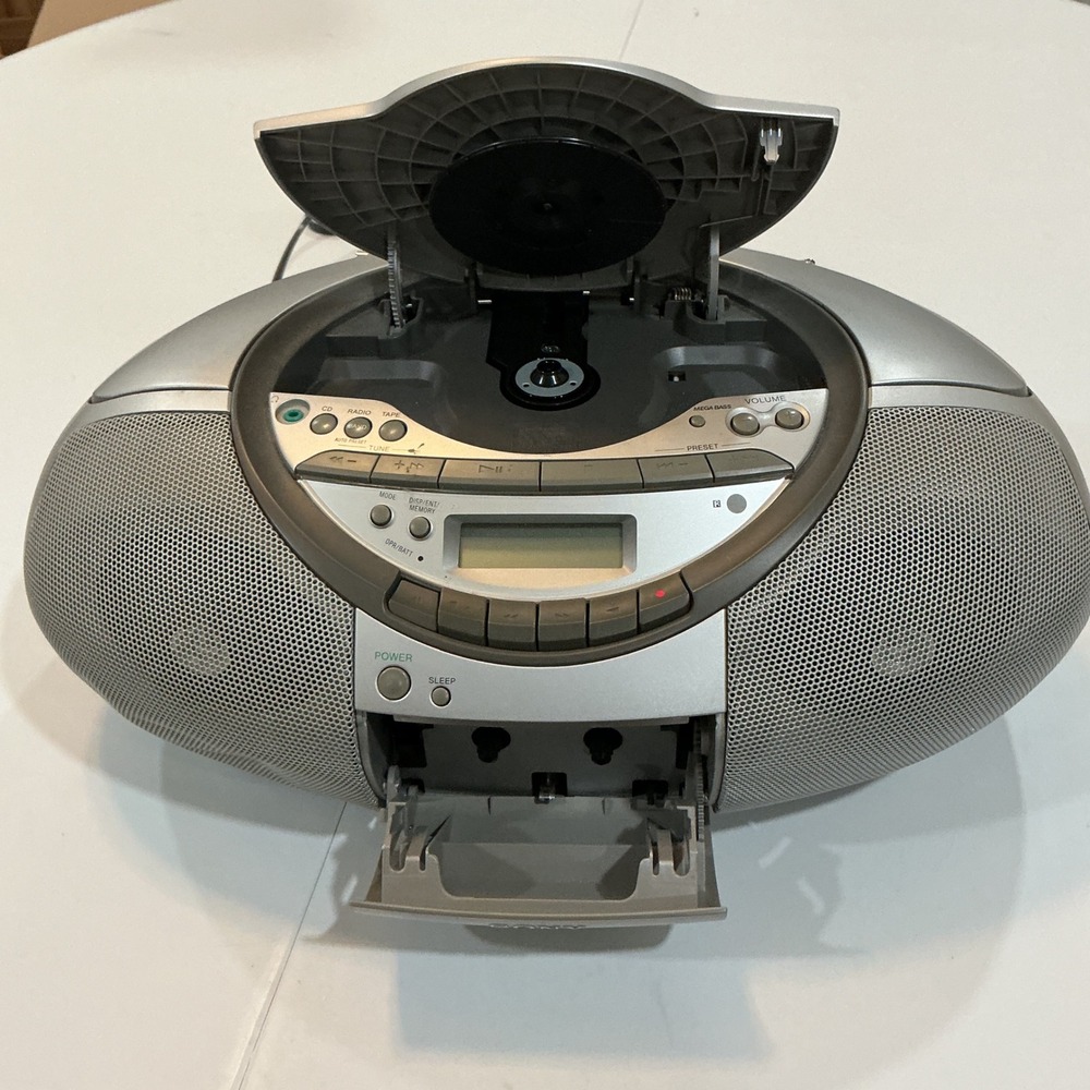 Sony CFD S350 Boombox Portable CD Cassette Radio Silver Mega Bass Tested Works - Picture 2 of 6